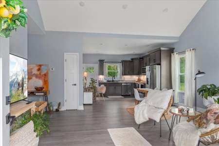 Country Home for Sale in Lewis County, Tennessee - image 5