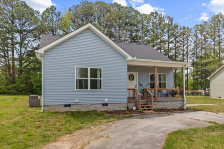 Country Home for Sale in Lewis County, Tennessee - image 3