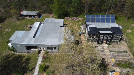 Country Home for Sale in Perry County, Tennessee - image 1