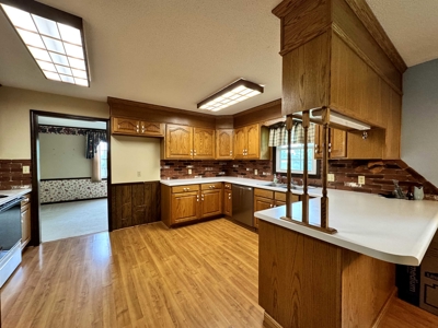 Beautiful and Spacious 4 Bedroom Home for Sale! - image 30