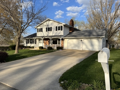 Beautiful and Spacious 4 Bedroom Home for Sale! - image 29