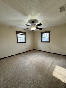 Beautiful and Spacious 4 Bedroom Home for Sale! - image 25