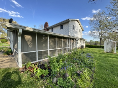 Beautiful and Spacious 4 Bedroom Home for Sale! - image 13
