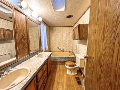 "Affordable Rural Living in Winnett, MT – Cozy Home on Triple Lot - image 13