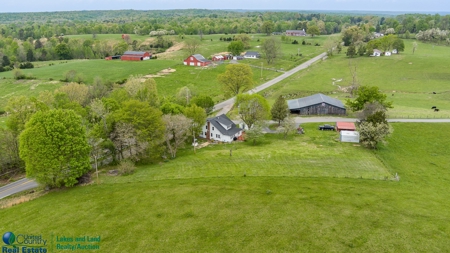 Home Near Lake Cumberland in Albany, Kentucky - image 19