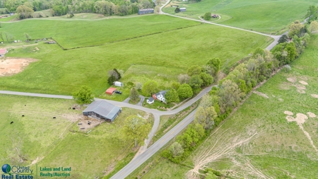 Home Near Lake Cumberland in Albany, Kentucky - image 22