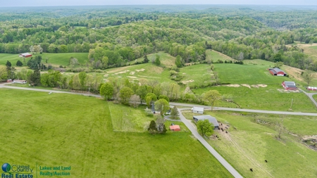 Home Near Lake Cumberland in Albany, Kentucky - image 20