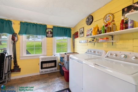 Home Near Lake Cumberland in Albany, Kentucky - image 38