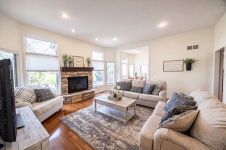 Nebraska Golf Couse Home in Ashland NE. - image 3