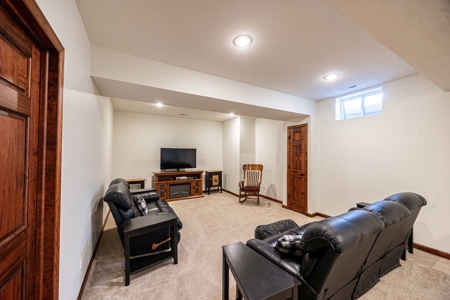 Nebraska Golf Couse Home in Ashland NE. - image 18
