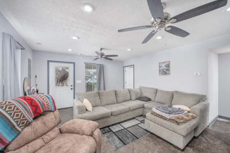 Move-in Ready Gem in Downtown Cardington! - image 4