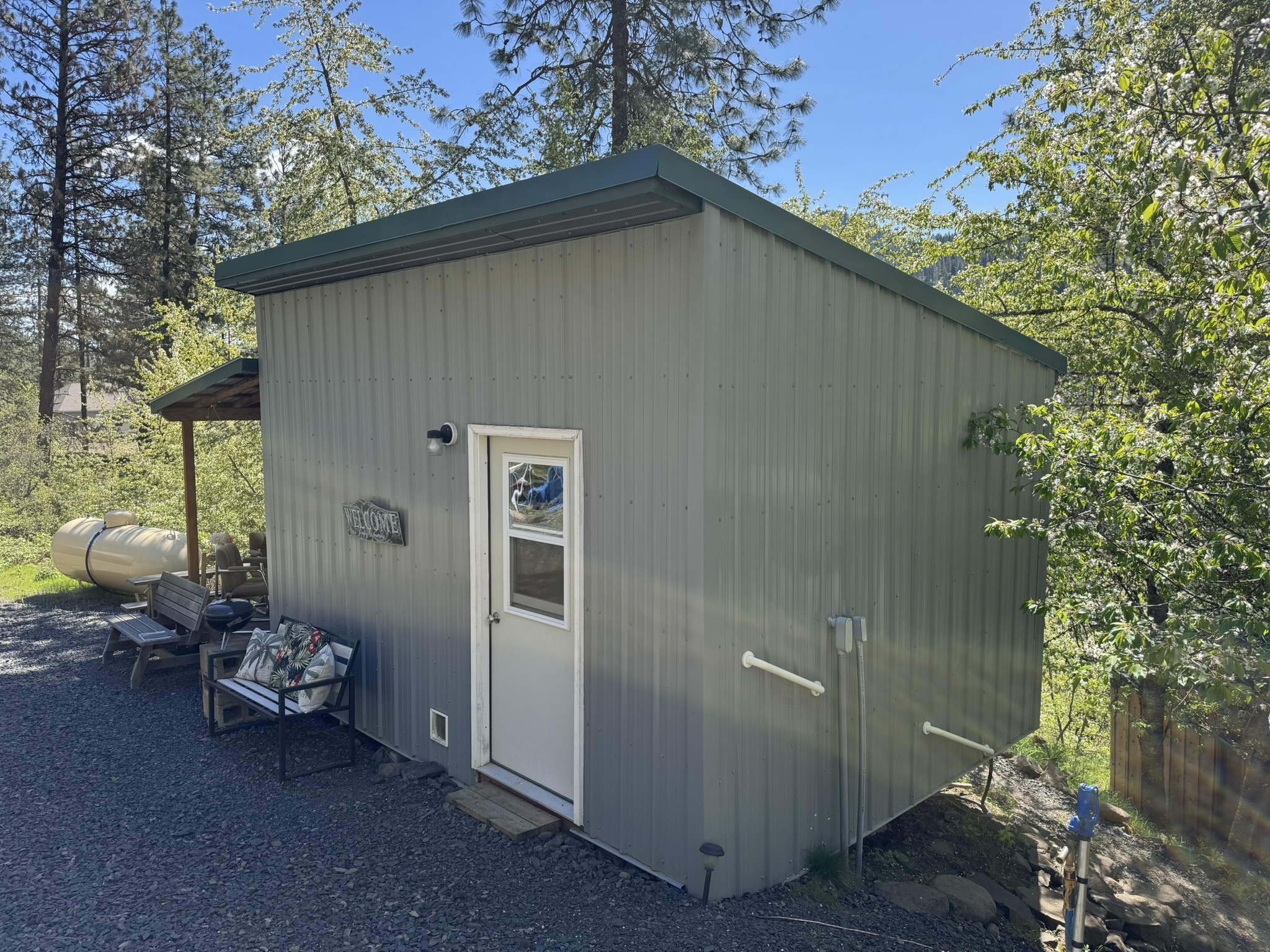 studio cabin with outdoor kitchen