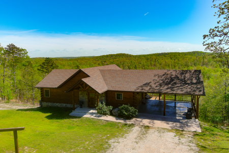 Large Custom Log Home Overlooking The Ozarks For Sale - image 40