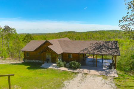 Large Custom Log Home Overlooking The Ozarks For Sale - image 39
