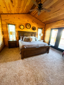 Large Custom Log Home Overlooking The Ozarks For Sale - image 8