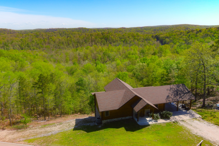 Large Custom Log Home Overlooking The Ozarks For Sale - image 41