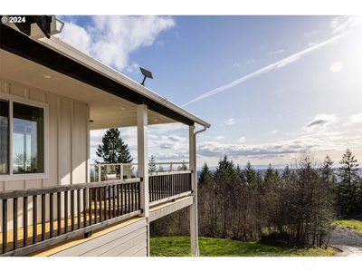 Spacious Modern Home on 4.85 Acres of Scenic Amboy Countryside - image 6