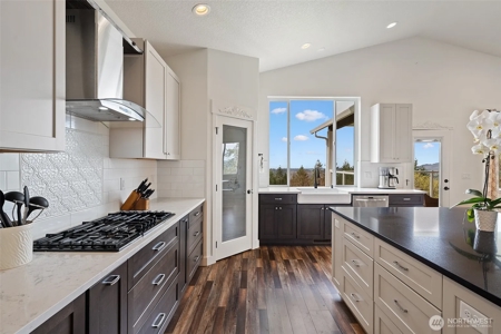 Spacious Modern Home on 4.85 Acres of Scenic Amboy Countryside - image 10