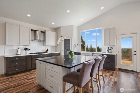 Spacious Modern Home on 4.85 Acres of Scenic Amboy Countryside - image 11