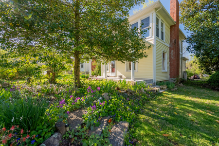 Home in Town for Sale in Pembroke VA - image 42