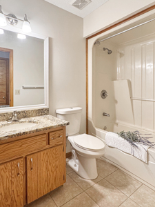 Lake Home with Attached Garage For Sale in Jennings, FL - image 15