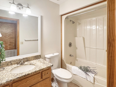 Lake Home with Attached Garage For Sale in Jennings, FL - image 20