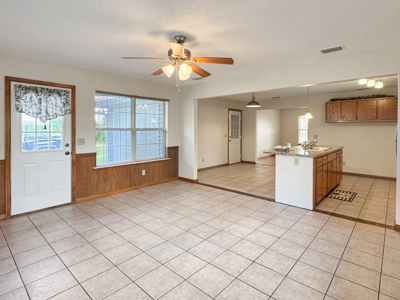 Lake Home with Attached Garage For Sale in Jennings, FL - image 2