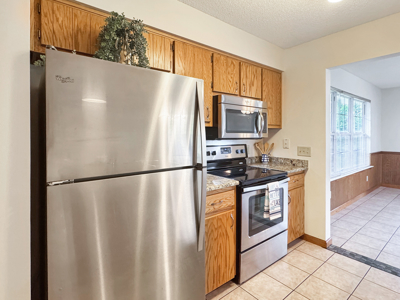 Lake Home with Attached Garage For Sale in Jennings, FL - image 7