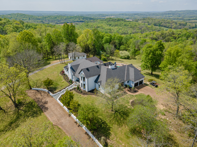 Luxury Home On 42 Park-Like Acres In Fayetteville, Tennessee - image 5