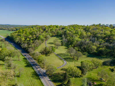 Luxury Home On 42 Park-Like Acres In Fayetteville, Tennessee - image 8