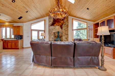 Colorado Luxury Lake House For Sale - image 10