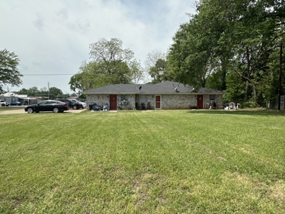 Income Producing Apartment Complex Fully Leased Winnsboro, Texas - image 1
