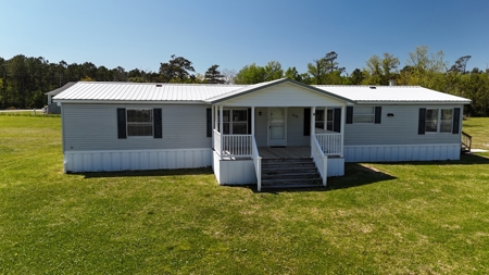 Unrestricted 2-AC Retreat in the Heart of Down East! - image 1