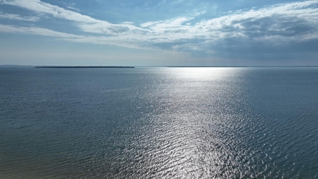 Custom Log Home on Lake Huron Hessel, MI Mackinac County Michigan - image 7
