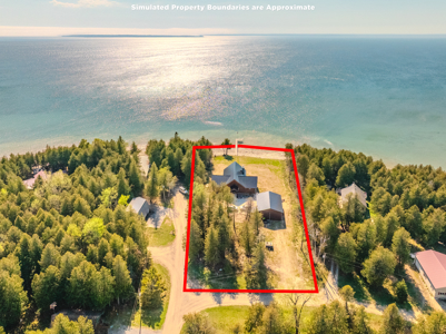 Custom Log Home on Lake Huron Hessel, MI Mackinac County Michigan - image 44