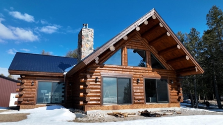 Custom Log Home on Lake Huron Hessel, MI Mackinac County Michigan - image 1