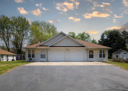 Fully Rented Duplexes for sale in Prime Mountain View Location - image 4