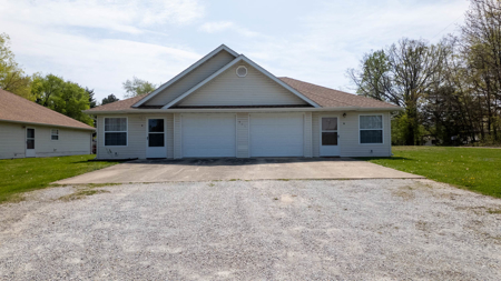 Fully Rented Duplexes for sale in Prime Mountain View Location - image 11