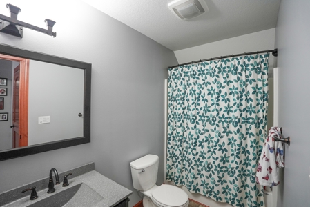 Exquisite Executive Home for Sale in Albia, Iowa - image 32