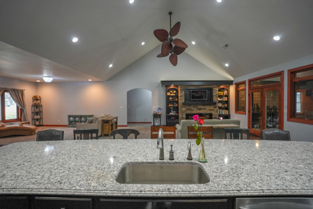 Exquisite Executive Home for Sale in Albia, Iowa - image 16