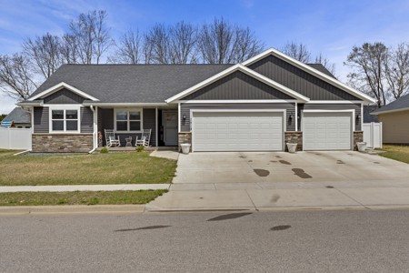Newly Constructed 3-Bedroom in Holmen WI - image 6