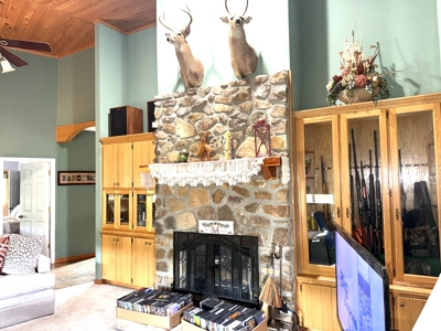 Country Home And Land For Sale In North Central Arkansas - image 16