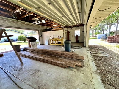 Jessamine Lakefront Fixer-Upper in Orlando FL! - image 32