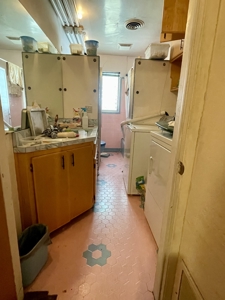 Jessamine Lakefront Fixer-Upper in Orlando FL! - image 22
