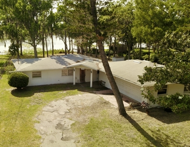 Jessamine Lakefront Fixer-Upper in Orlando FL! - image 1