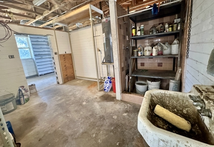 Jessamine Lakefront Fixer-Upper in Orlando FL! - image 27