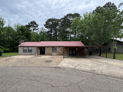 Charming Remodeled Home with Pool in Idabel, OK - image 37