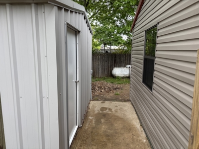 Charming Remodeled Home with Pool in Idabel, OK - image 35