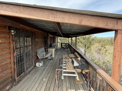 Incredible Views from this Mountain Top Property - image 9
