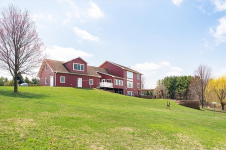 Luxurious Executive Compound for Sale in Southwest Wisconsin - image 5